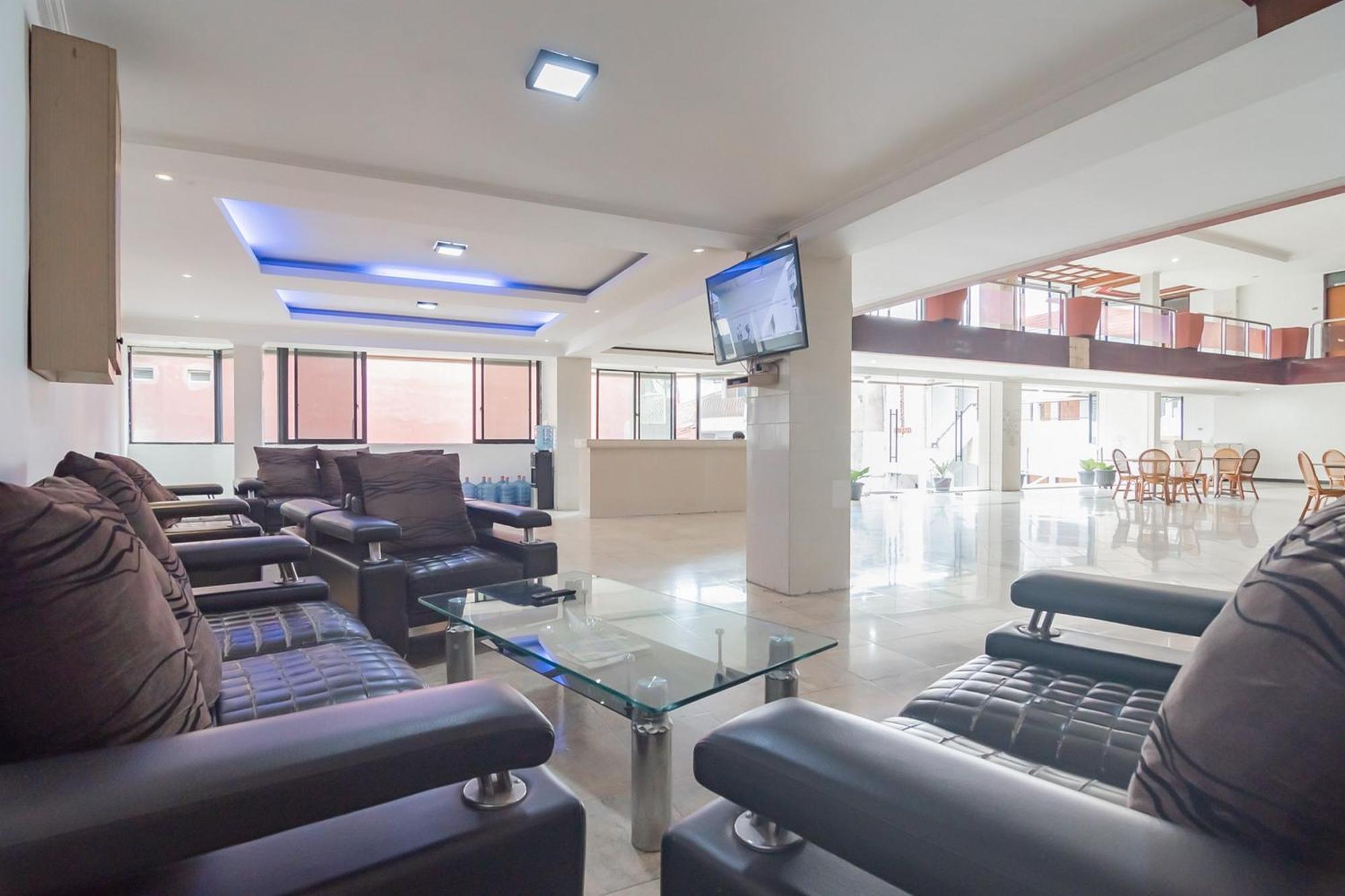 מלון Reddoorz Near Sukabumi Station 2 מראה חיצוני תמונה