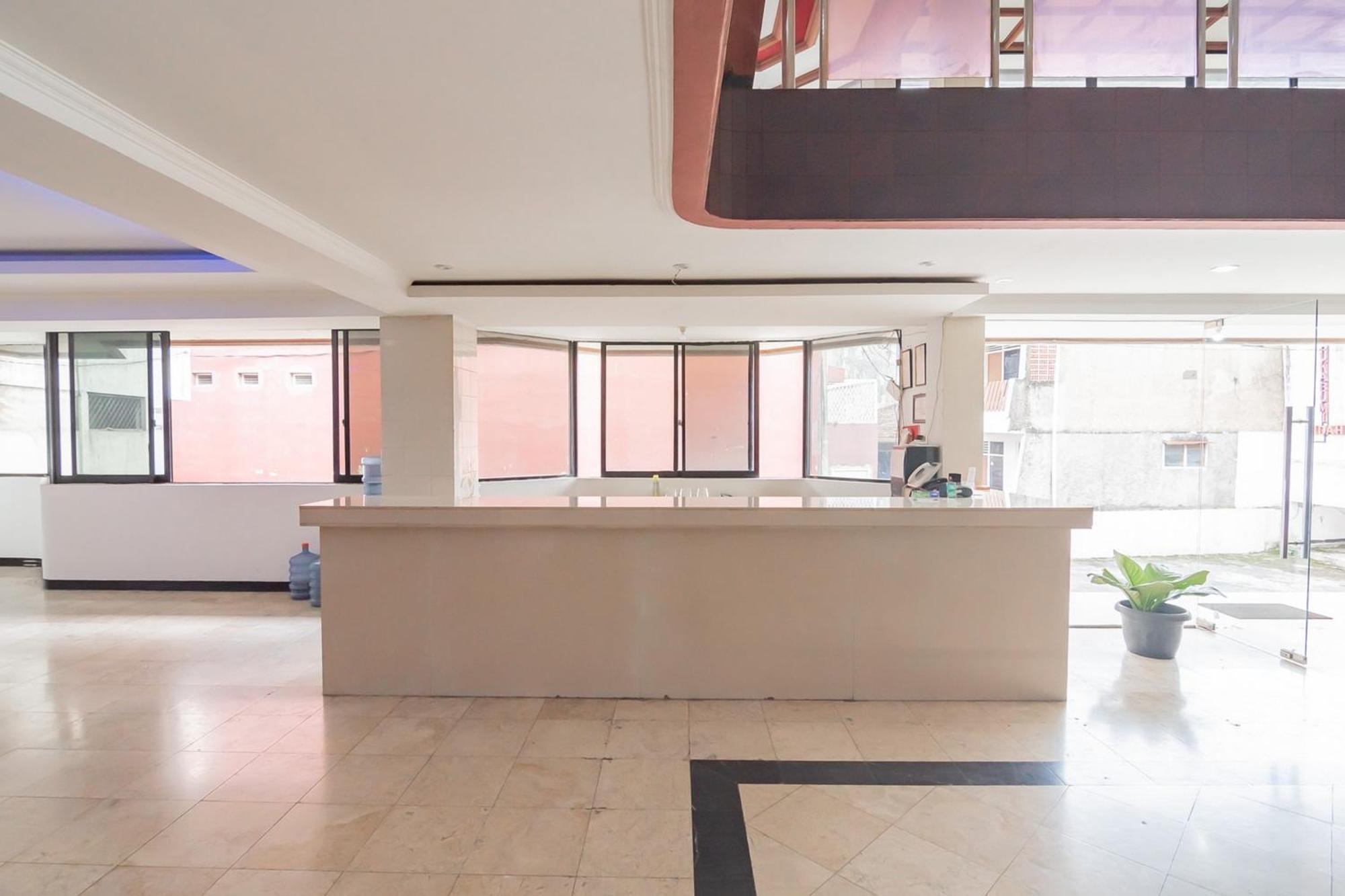 מלון Reddoorz Near Sukabumi Station 2 מראה חיצוני תמונה