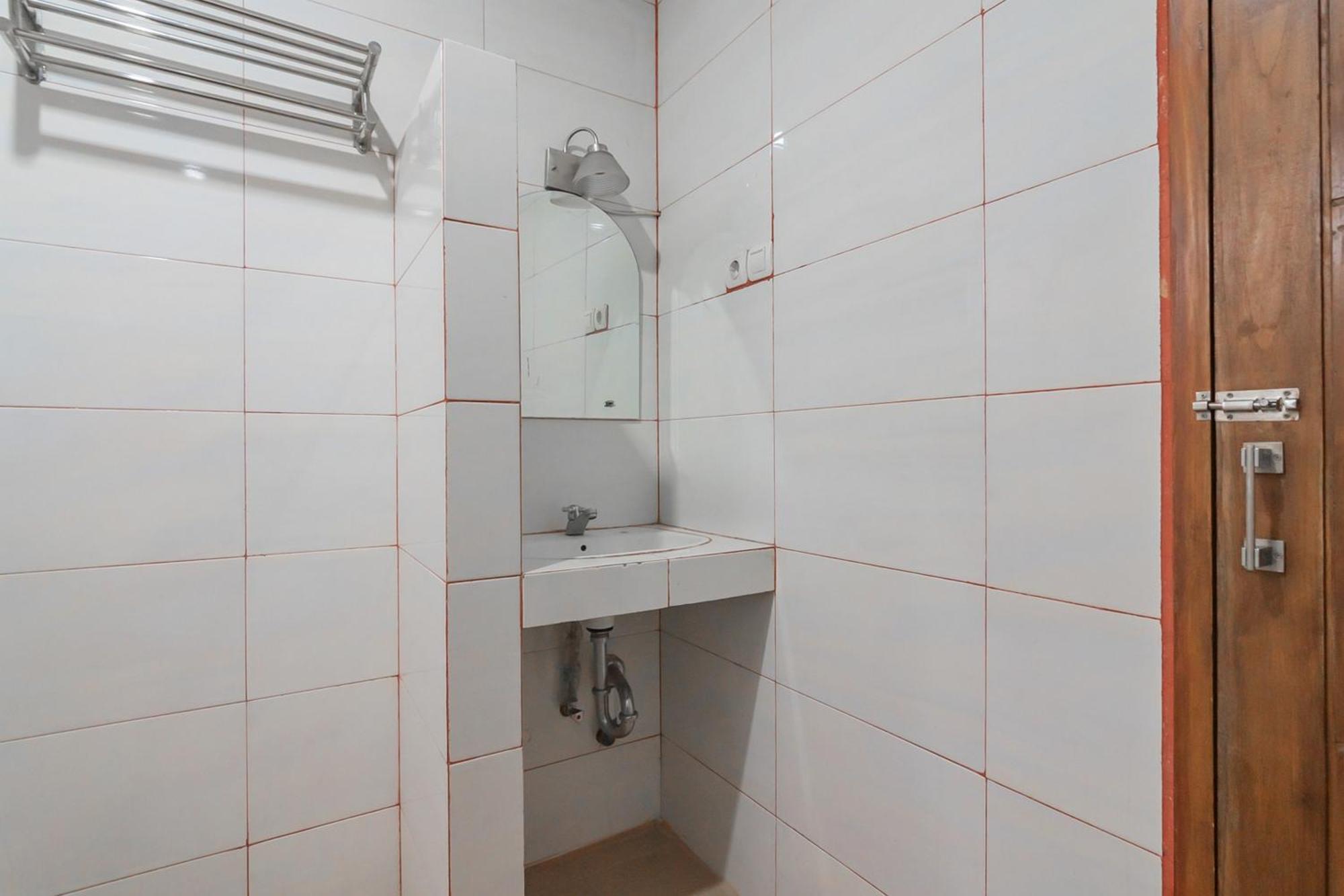 מלון Reddoorz Near Sukabumi Station 2 מראה חיצוני תמונה